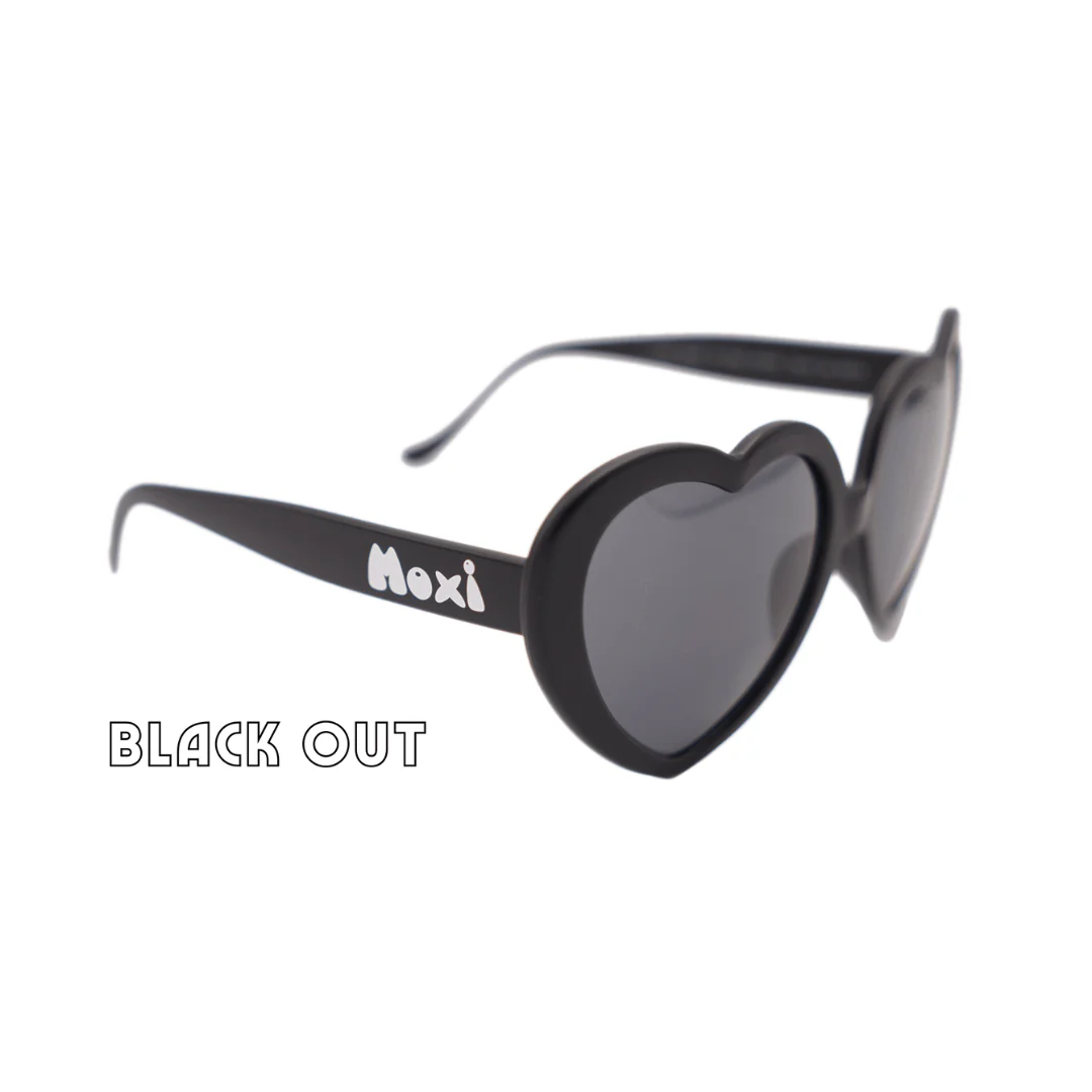 Moxi Heart On's Sunnies - Image 3