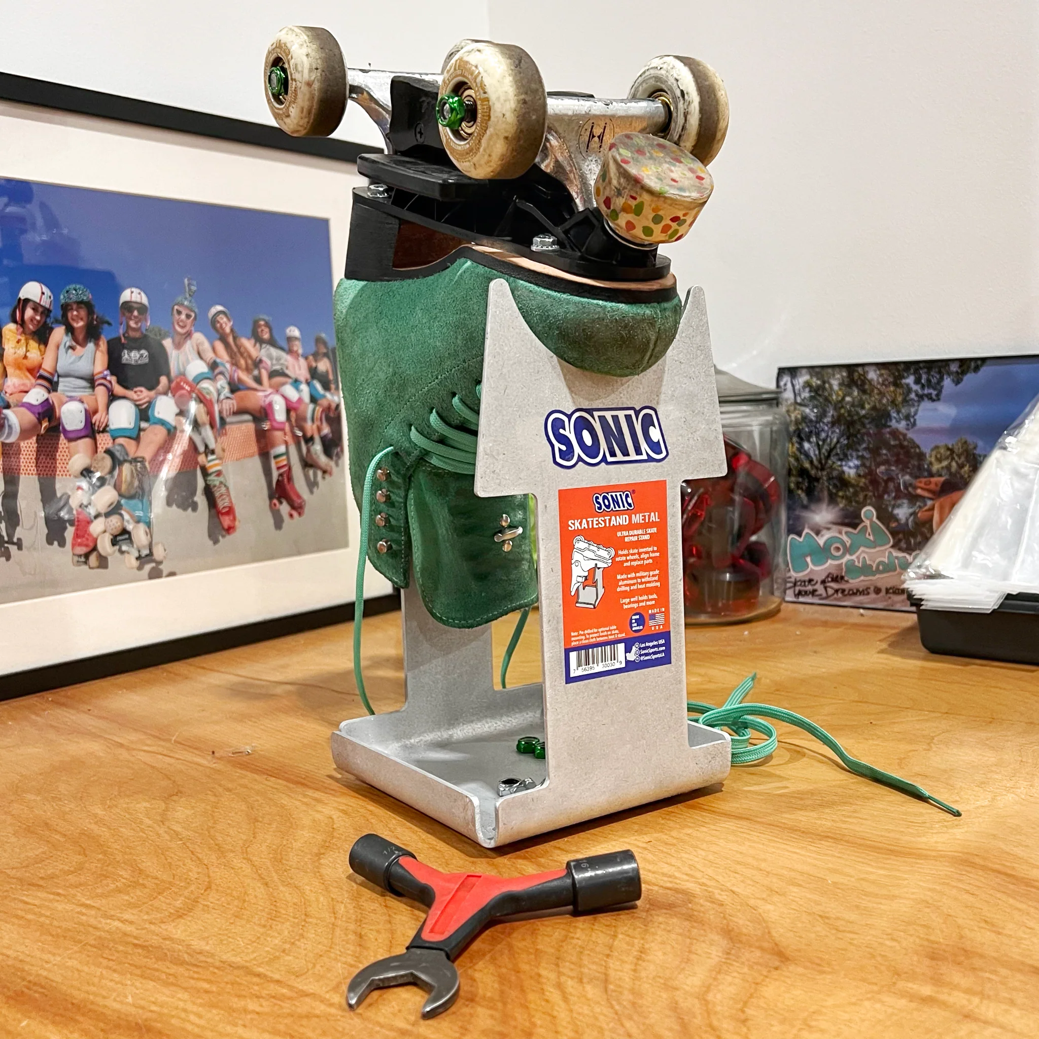 Sonic Skatestand - Metal - Image 3